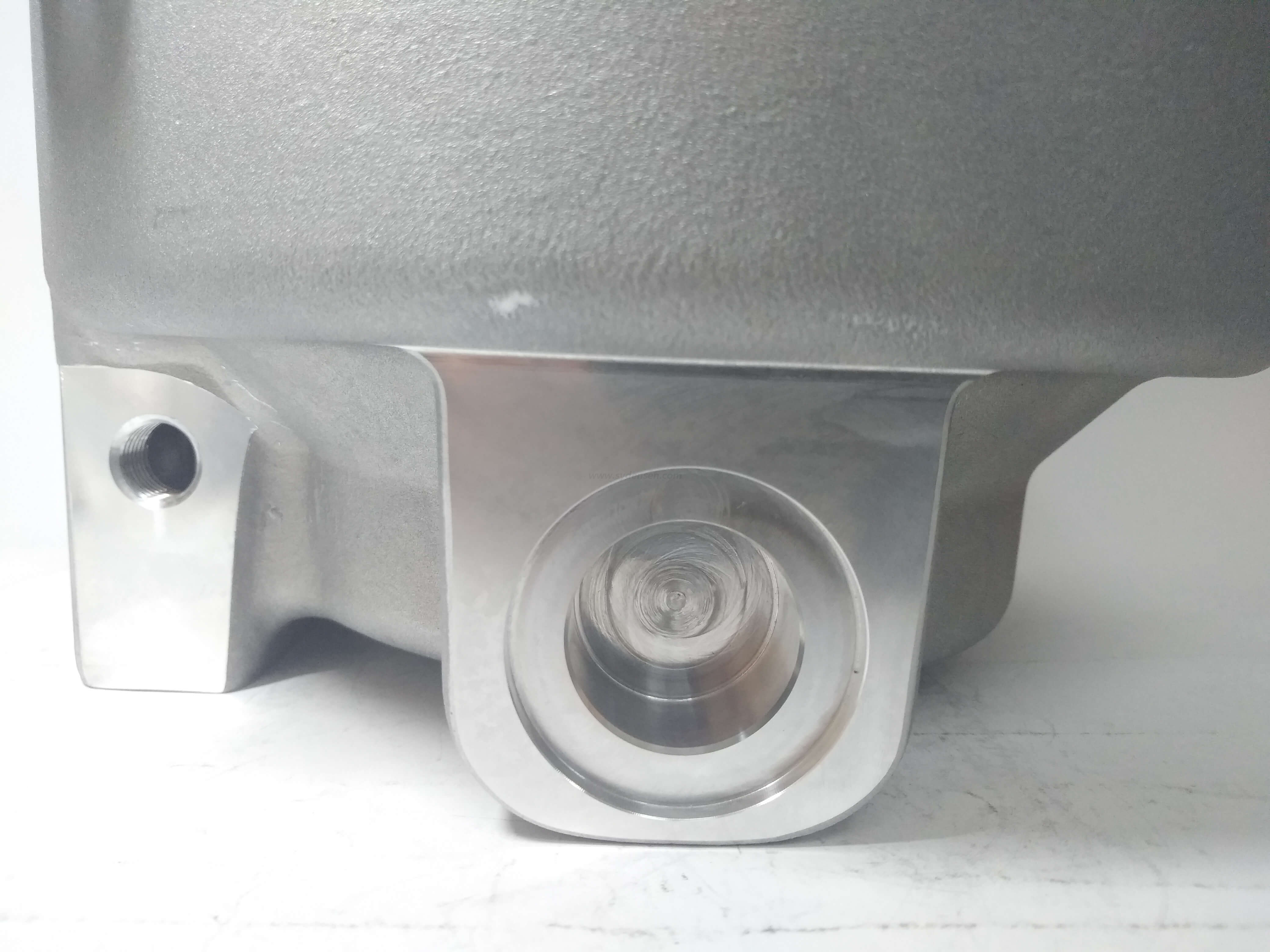 Densen customized casting aluminum parts for high precision Auto part , Auto cylinder cover 